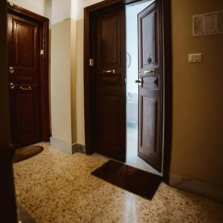 Michelangelo Luxury - Colosseo & Wi-fi بيت ضيافة 4*