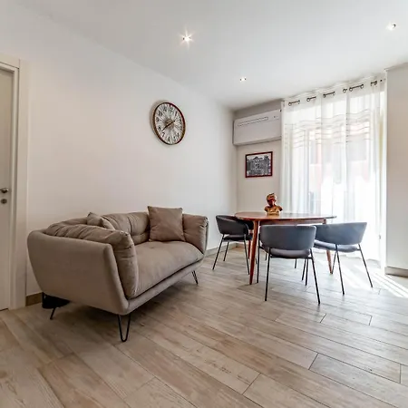 بيت ضيافة Michelangelo Luxury - Colosseo & Wi-fi روما