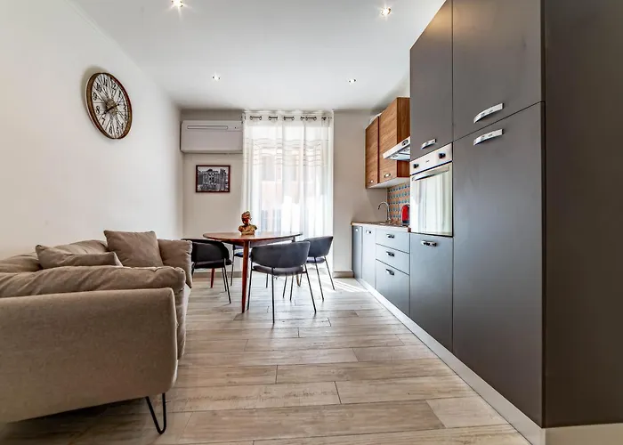 Guest house Michelangelo Luxury - Colosseo & Wi-fi 4*